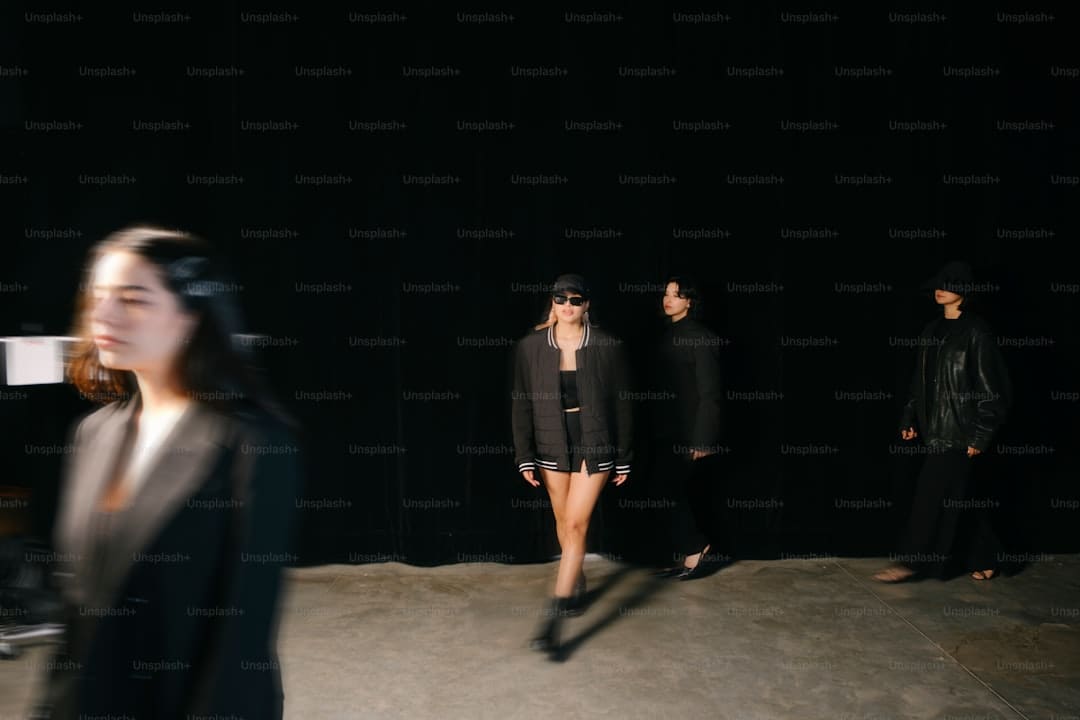 这娘们不像好人是什么梗